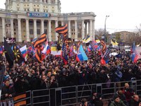 Признания Новороссии и оказания помощи гражданскому населению и ополчению потребовали участники митинга в поддержку Донбасса