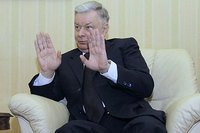 Глава ФМС порекомендовал нелегалам встречать Новый год на родине