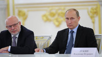 Путин призвал жестче разбираться с теми, кто берет на работу нелегалов