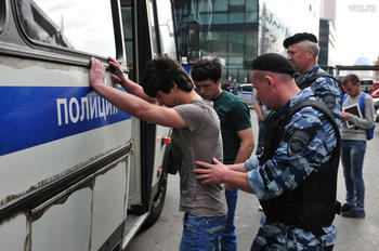 Полиция Москвы выдворила из РФ более 5,5 тысяч нелегалов
