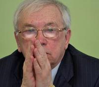Московские власти предлагают ввести визы для трудовых мигрантов, а омбудсмен В. Лукин - визы для граждан СНГ