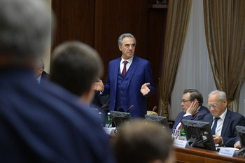 Премию получит достойнейший