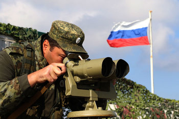 Свои все дома