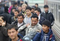 Трудовые мигранты, выезжающие в Россию, могут получить информацию о «черном списке» на железнодорожном вокзале Бишкек-II